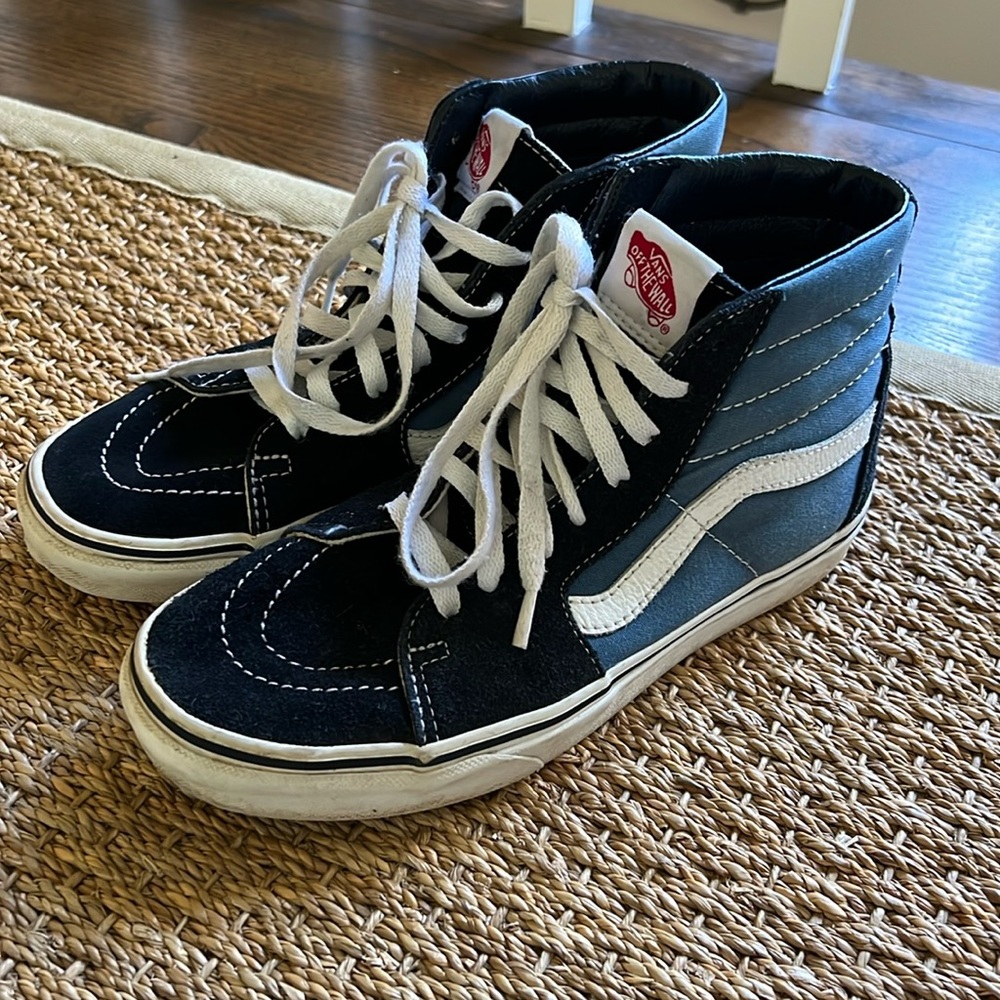 Vans hightop Sk8 - W7.5 / M6 Navy & Blue